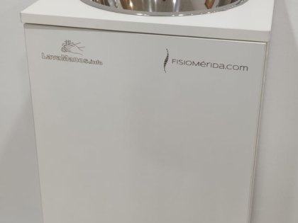 Lavamanos autónomo instalado en cliente